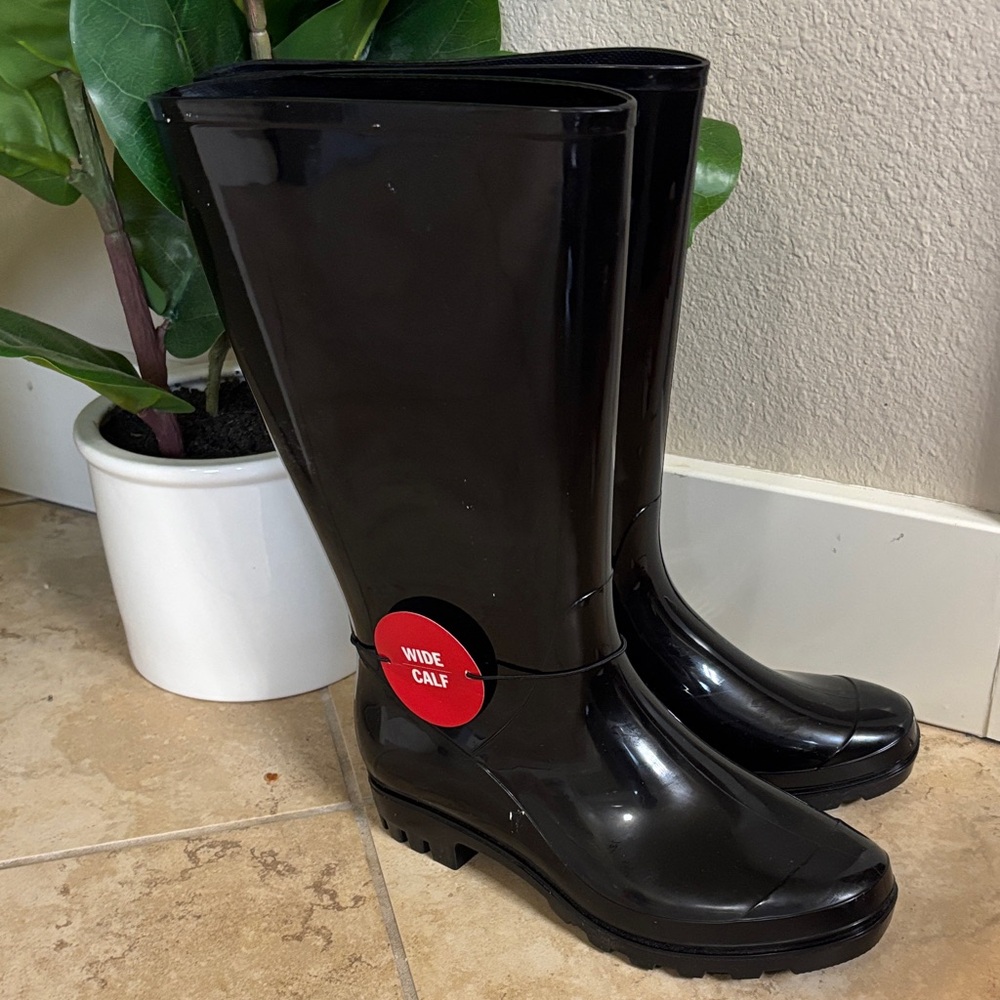 Black Wide Calf Women's Rain Boots